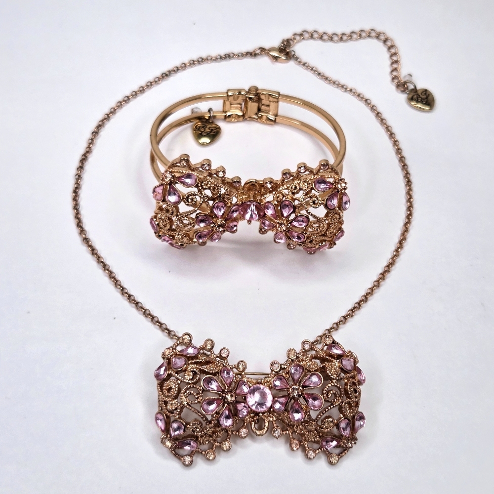 Betsey Johnson Y2K Goldtone Filigree Pink Crystal Bow Necklace & Bracelet Set